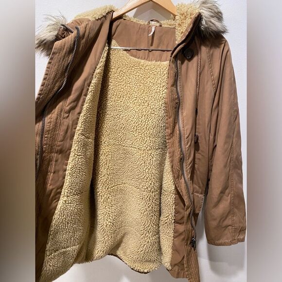 Free People Up in the Hills Oversized hooded fur parka jacket Size Small - Picture 7 of 10